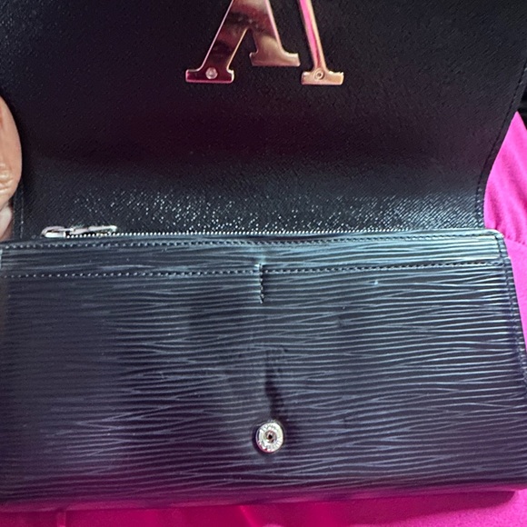 Louis Vuitton Epi Louise Wallet - Picture 4 of 11